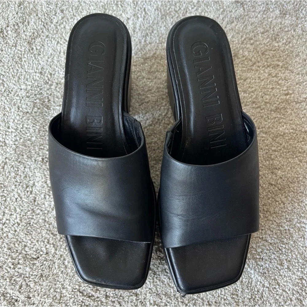 Gianni Bini Lomah Leather Square Toe Platform Black Sandals Y2K
